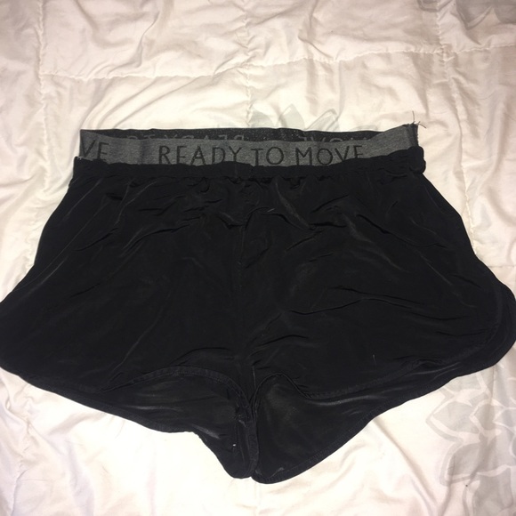Ready to move shorts - Picture 2 of 3